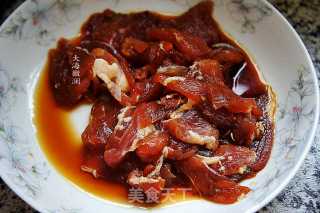 青椒炒牛肉的做法步骤：3