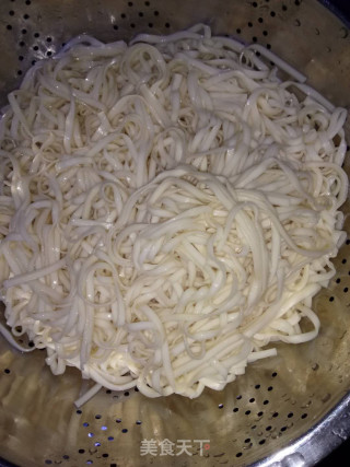 肉丝面条的做法步骤：2