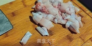 丝瓜牛蛙的做法步骤：1