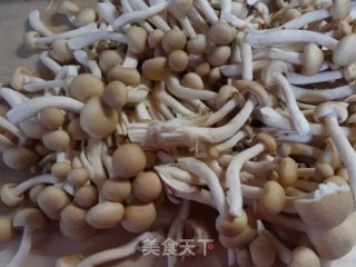 魔芋蟹味菇炖笋的做法步骤：1