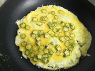 秋葵鸡蛋卷饼的做法步骤：8