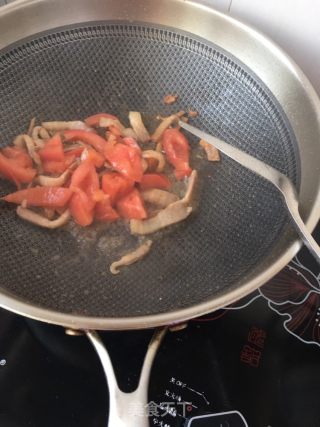 番茄蛋汤菠菜面的做法步骤：6