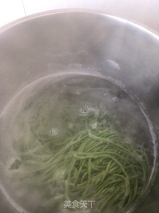 番茄蛋汤菠菜面的做法步骤：11