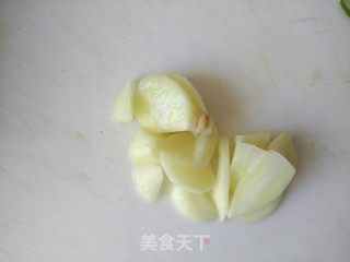 银鱼酸菜粉丝汤的做法步骤：1
