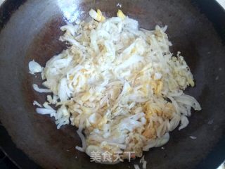 银鱼酸菜粉丝汤的做法步骤：6