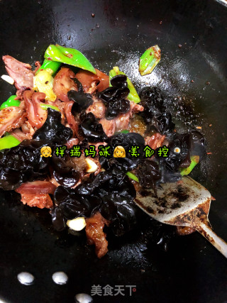 ????‍????仙草烹饪????cooking????‍????：????祥瑞妈咪????美食控????之青笋猪脸的做法步骤：5