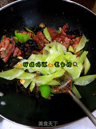 ????‍????仙草烹饪????cooking????‍????：????祥瑞妈咪????美食控????之青笋猪脸的做法步骤：6