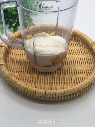 芒果酸奶奶昔的做法步骤：4