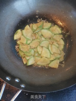 虾皮炒菜瓜的做法步骤：7