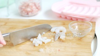 奥尔良虾仁猪肉香肠的做法步骤：1