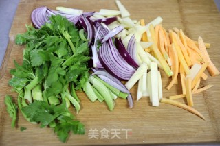 香辣孜然虾锅的做法步骤：2