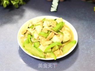 丝瓜炒豆腐的做法步骤：7