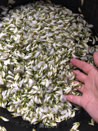 槐花饼的做法步骤：3
