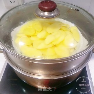 土豆饼的做法步骤：3