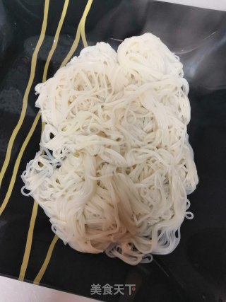 蒜苔肉丝烩面的做法步骤：1