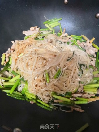 蒜苔肉丝烩面的做法步骤：8