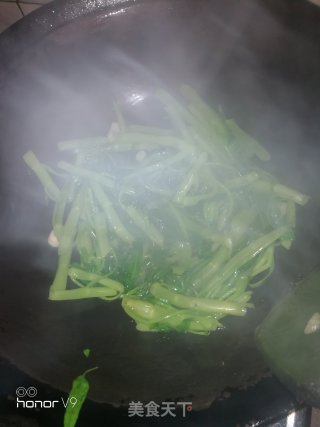 蒜香空心菜的做法步骤：5