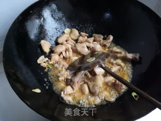 #肉食#鸡腿炖红蘑的做法步骤：5