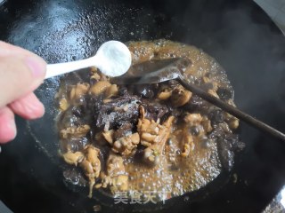 #肉食#鸡腿炖红蘑的做法步骤：9
