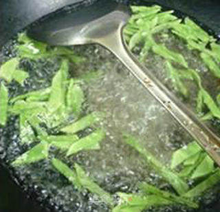 开洋扁豆炒鸡蛋的做法步骤：7