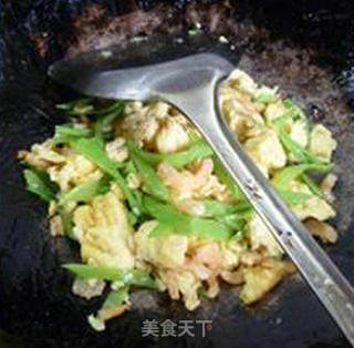 开洋扁豆炒鸡蛋的做法步骤：11
