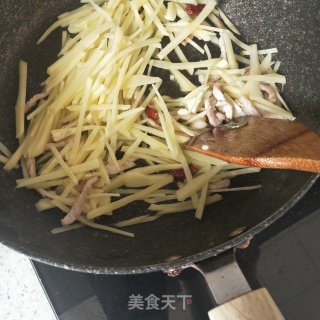 芹菜土豆丝的做法步骤：5