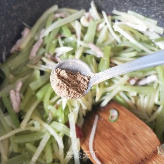 芹菜土豆丝的做法步骤：7