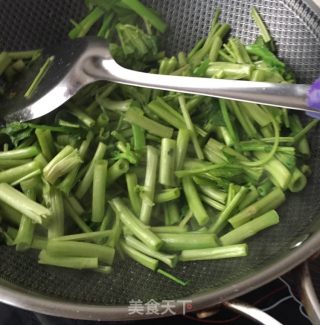 菠菜梗炒羊肉的做法步骤：6