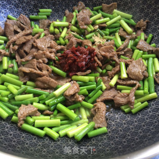 蒜苔炒牛肉的做法步骤：7