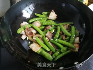 甜豆角炒回锅肉的做法步骤：5