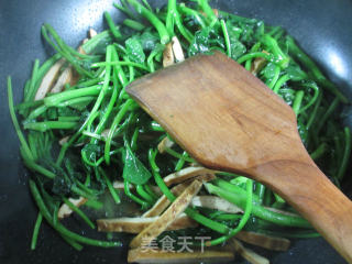 香干炒番薯藤的做法步骤：4
