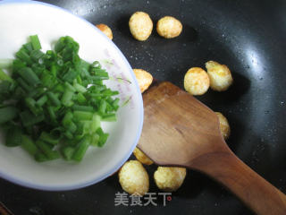 虎皮鹌鹑蛋的做法步骤：4