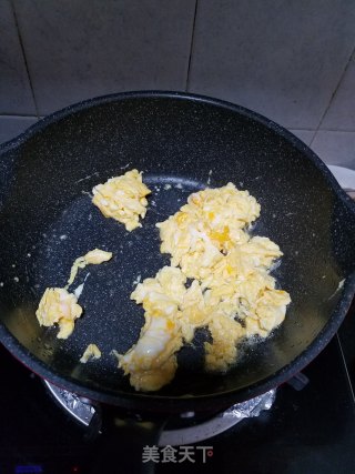 蒜薹炒鸡蛋的做法步骤：3