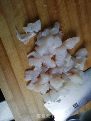 酥炸巴沙鱼的做法步骤：2