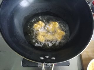 酥炸巴沙鱼的做法步骤：7