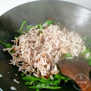青椒肉丝的做法步骤：7
