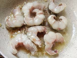 芋艿沙鳗煲（汤）的做法步骤：5