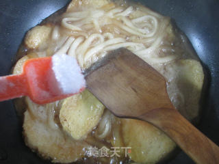 鲜素鸡烧土豆粉的做法步骤：11