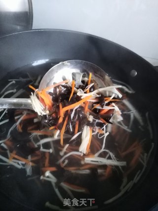 月子餐系列1:焯水素三丝的做法步骤：5
