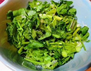 香菜凉拌卤牛肉的做法步骤：3