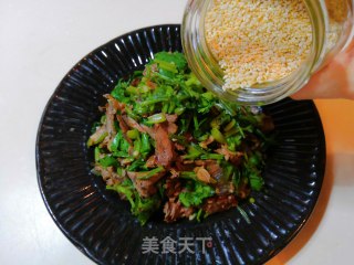 香菜凉拌卤牛肉的做法步骤：9