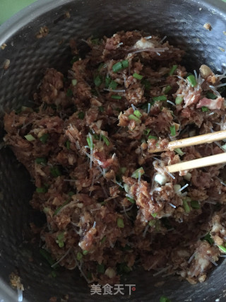 香菇猪肉粉丝包子的做法步骤：5