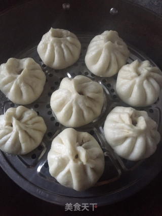 香菇猪肉粉丝包子的做法步骤：8