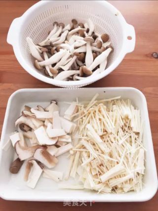 拌三菇的做法步骤：1