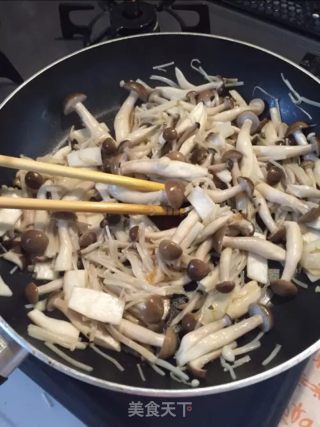 拌三菇的做法步骤：3