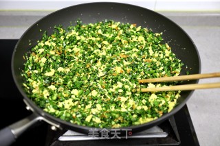 鸡蛋虾皮韭菜馅饼的做法步骤：4