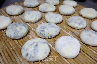 鸡蛋虾皮韭菜馅饼的做法步骤：8