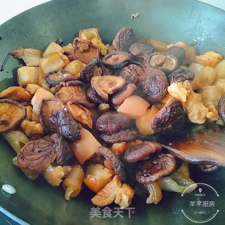 猪腿肉烧香菇的做法步骤：13