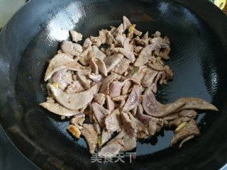 洋葱青椒炒猪肝的做法步骤：6