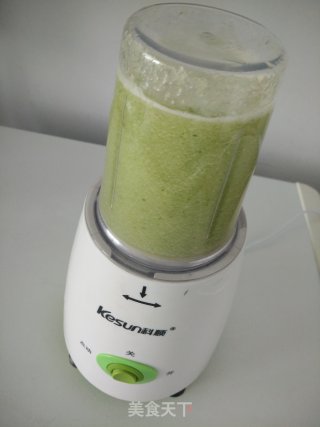 菠萝黄瓜汁的做法步骤：4